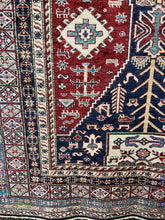 Load image into Gallery viewer, 8 x 10 traditional rug