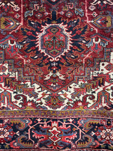Load image into Gallery viewer, 10x14 traditional rug