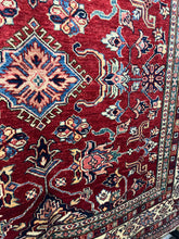 Load image into Gallery viewer, 6x9 traditional rug