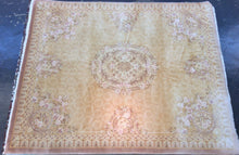 Load image into Gallery viewer, Traditional 8 x 10 Gold Rug #8862