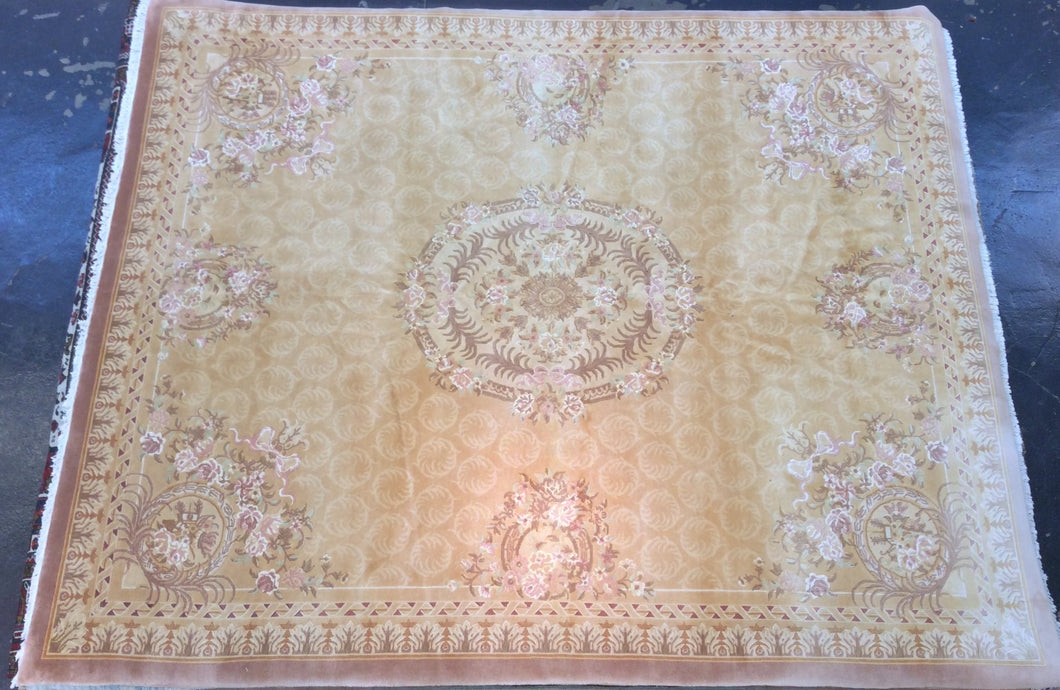 Traditional 8 x 10 Gold Rug #8862
