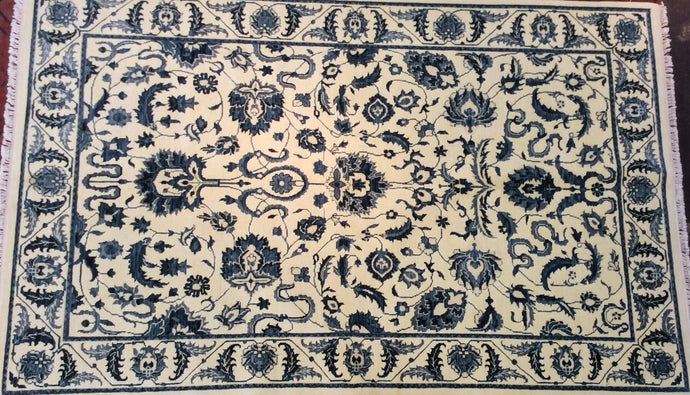 Traditional 6 x 9 Ivory Rug #20811